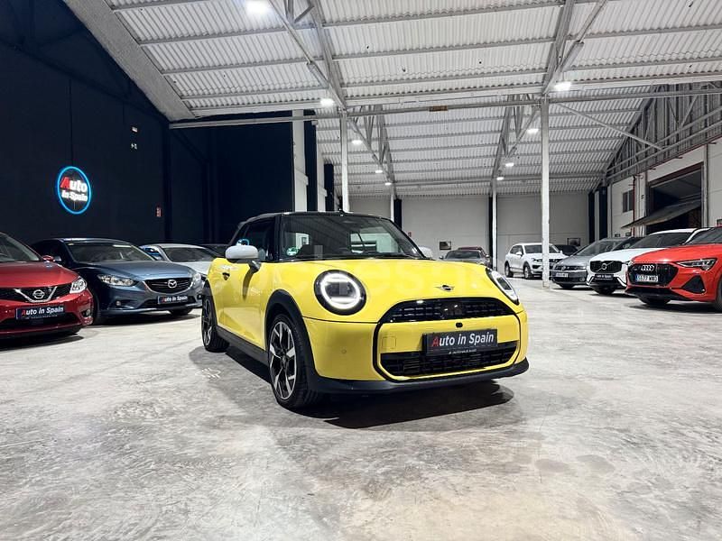 Usado Mini Cooper Cabriolet Favoured 163 CV (119 kW) 2025 Amarillo Descapotable