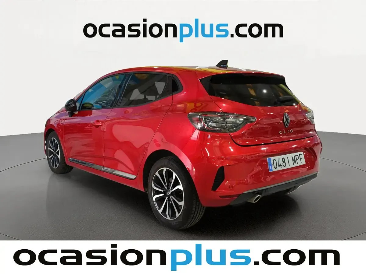 Usado Renault Clio Techno 91 CV (66 kW) 2024 Rojo Utilitario