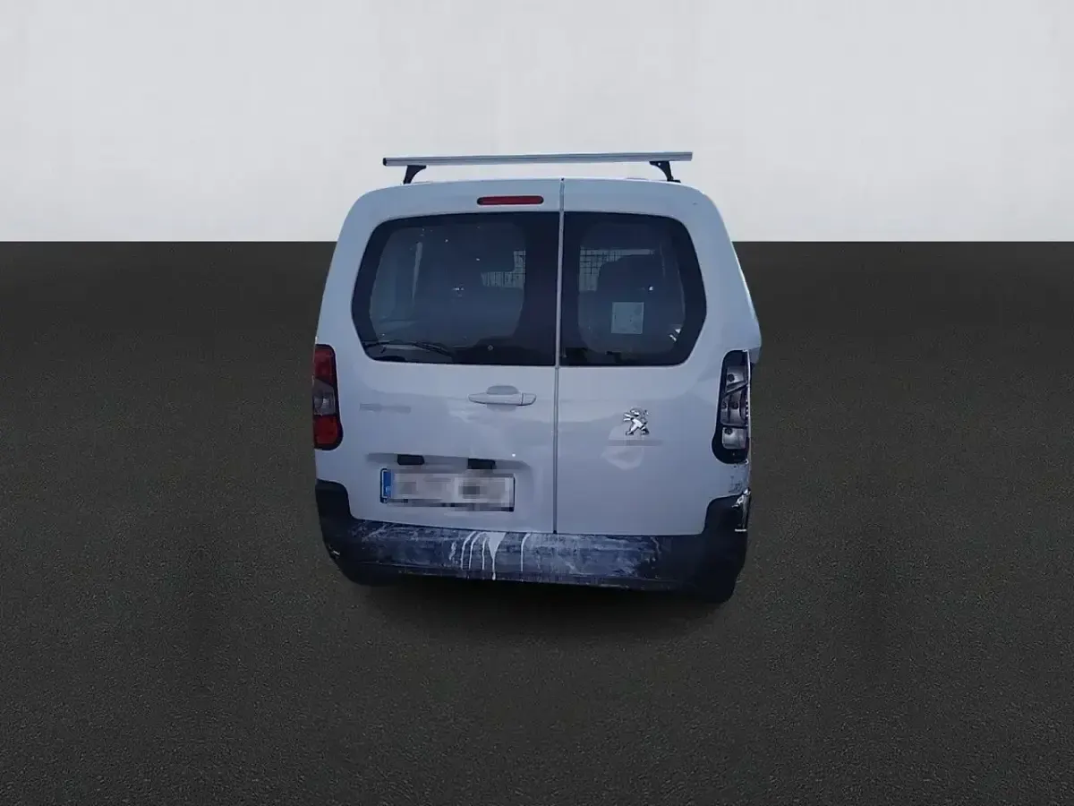 Usado Peugeot Rifter Active 102 CV (75 kW) 2023 Blanco Monovolumen