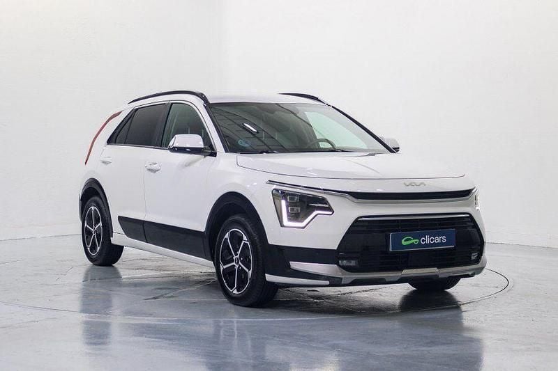 Usado Kia Niro 141 CV (103 kW) 2023 Blanco SUV