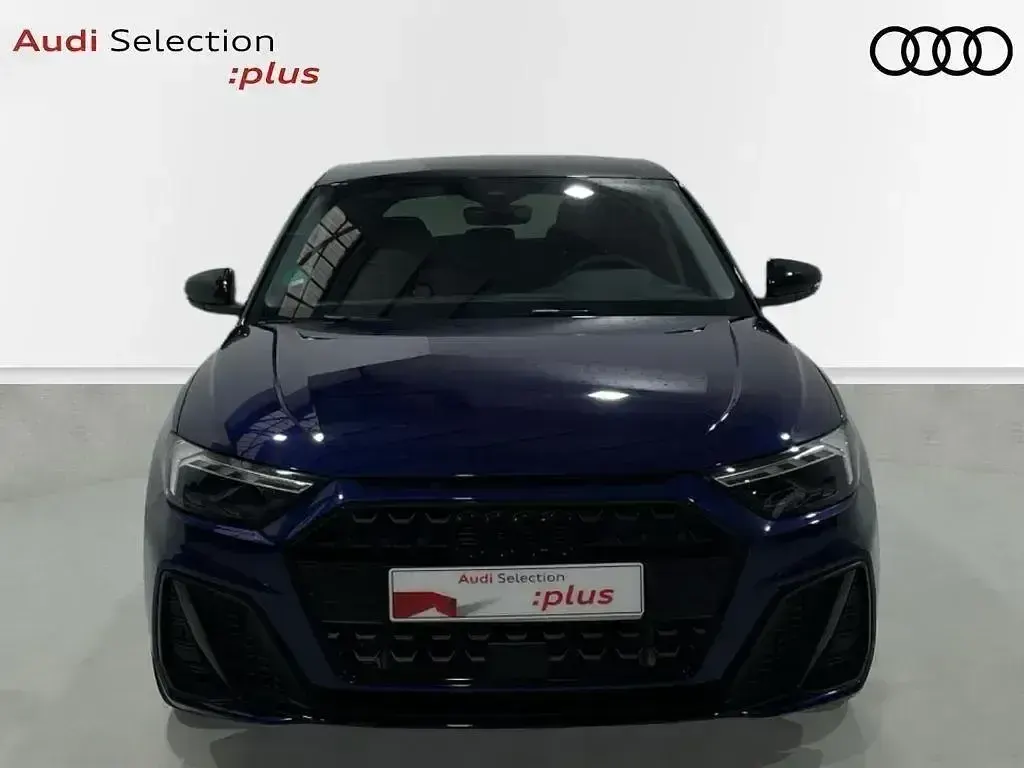Usado Audi A1 Black Edition 116 CV (85 kW) 2025 Azul SUV