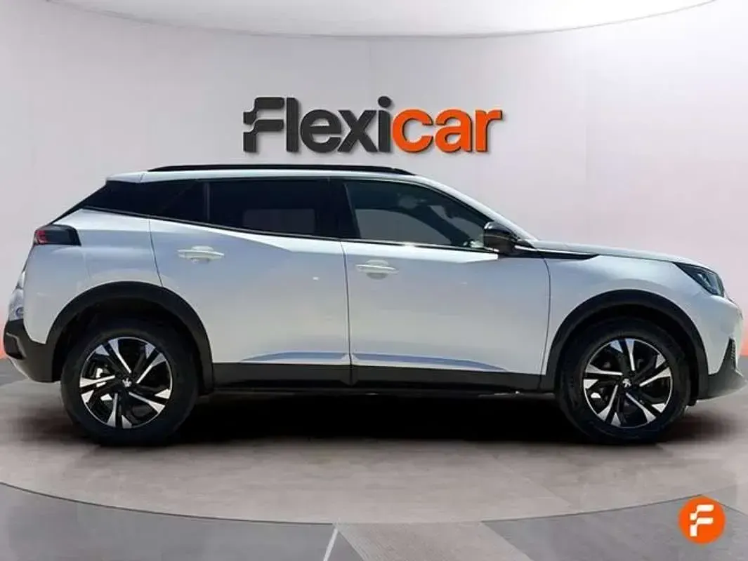 Usado Peugeot 2008 Allure 131 CV (96 kW) 2022 Blanco SUV