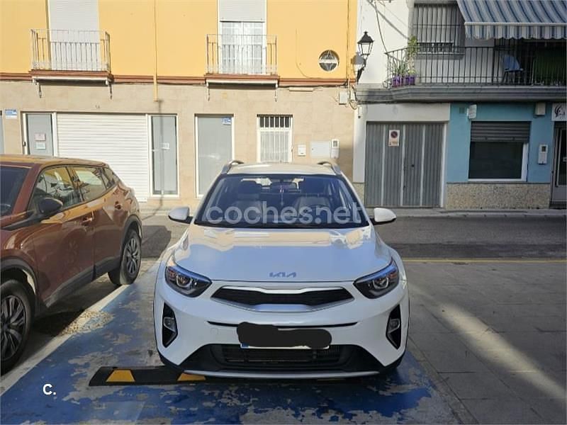 Usado Kia Stonic GT-Line 100 CV (73 kW) 2024 Blanco SUV
