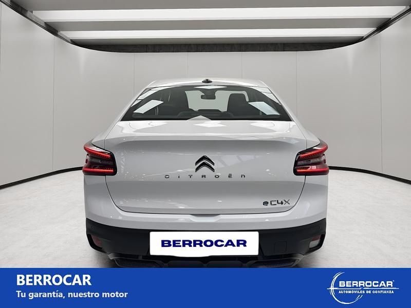 Usado Citroën e-C4 Feel 100 kW (136 CV) 2023 Blanco Berlina