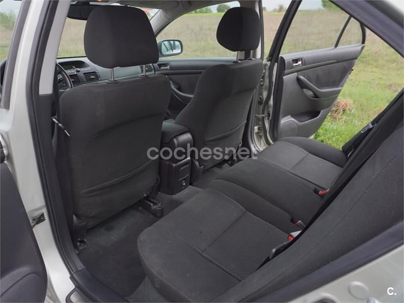 Occasion Toyota Avensis Sol 147 PK (108 kW) 2004 Beige Sedan