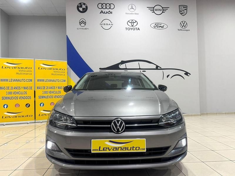 Usado VW Polo Advance 95 CV (69 kW) 2021 Gris Utilitario