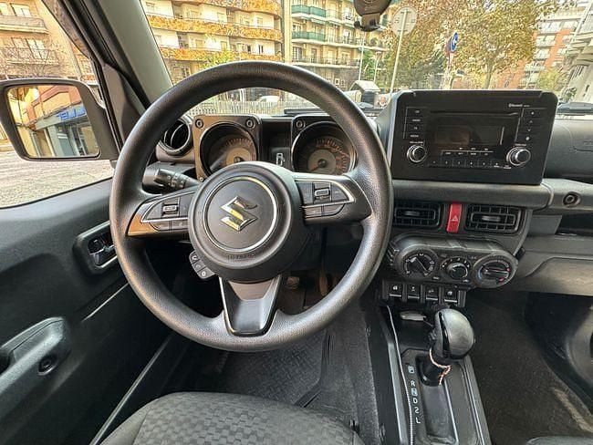 Usado Suzuki Jimny 102 CV (75 kW) 2019 Gris claro SUV