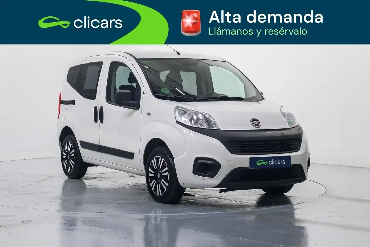 Usado Fiat Qubo Easy 80 CV (58 kW) 2017 Blanco Monovolumen