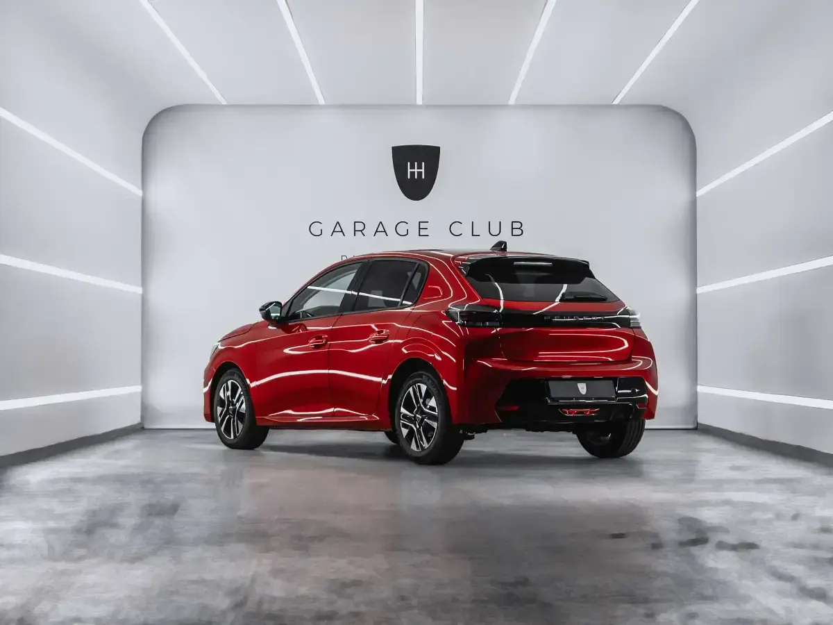 Nuevo Peugeot 208 Allure 101 CV (74 kW) 2025 Rojo Utilitario