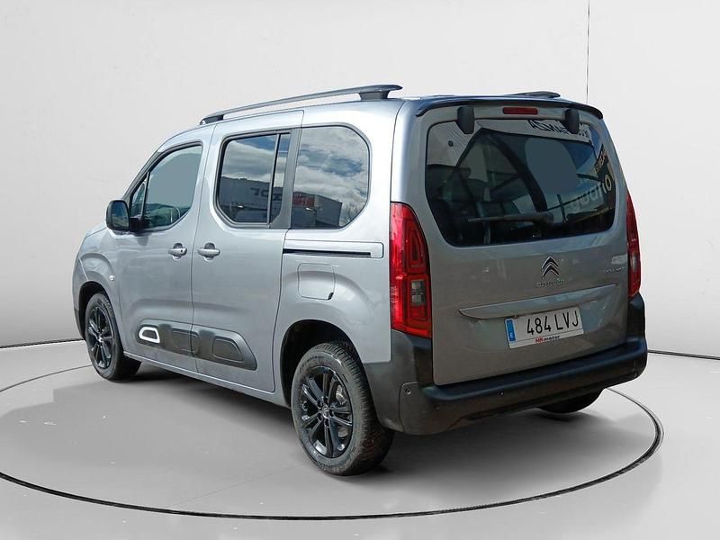 Usado Citroën Berlingo Feel 131 CV (96 kW) 2021 Gris Monovolumen