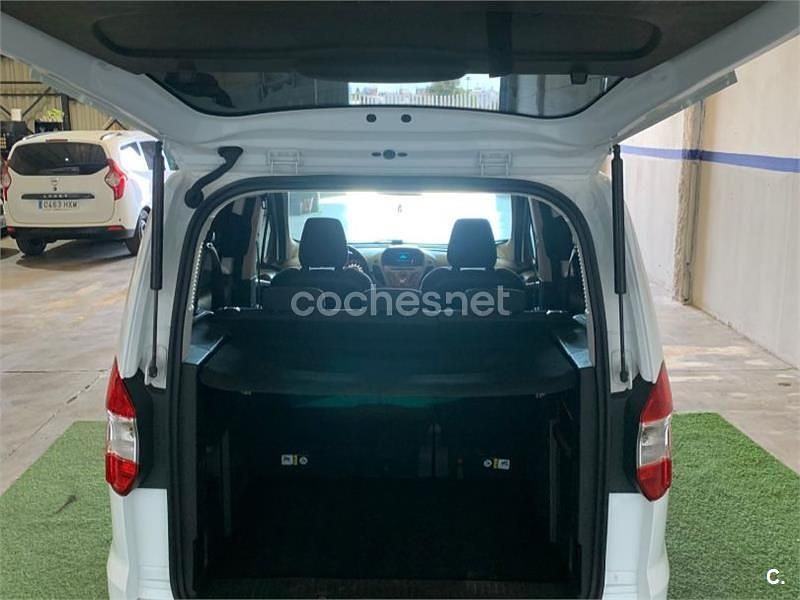 Usado Ford Tourneo Courier Titanium 100 CV (73 kW) 2016 Blanco Monovolumen