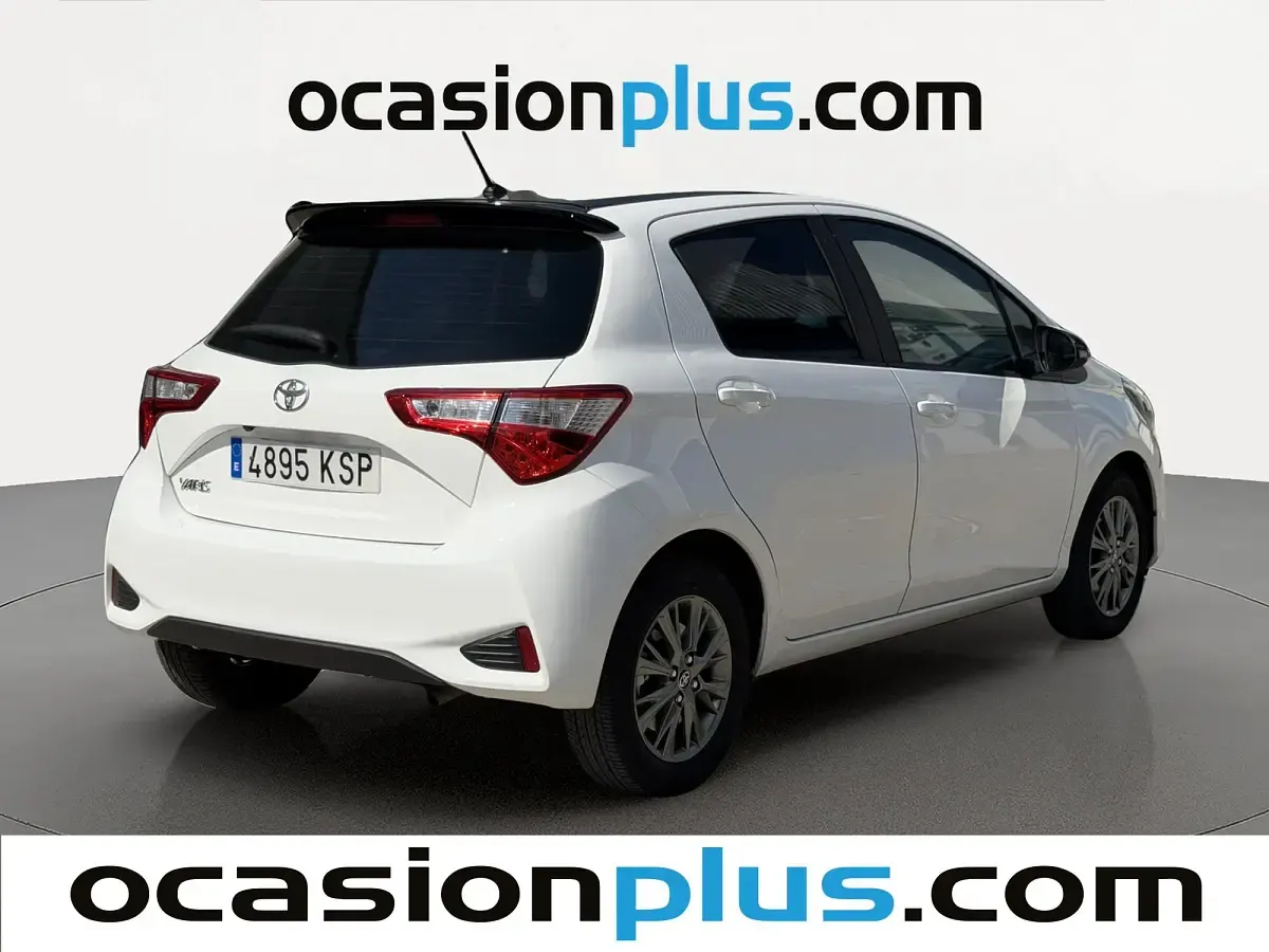 Usado Toyota Yaris Active 111 CV (81 kW) 2018 Blanco Utilitario