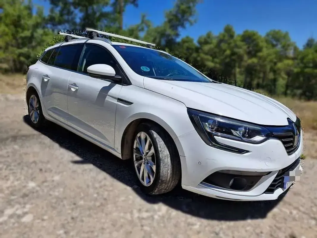 Usado Renault Mégane GrandTour Business 110 CV (80 kW) 2017 Blanco Familiar