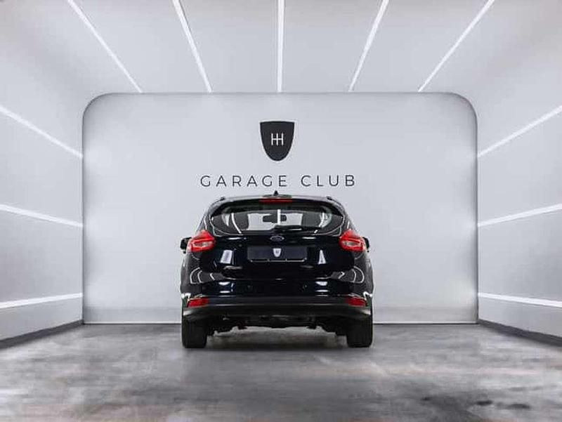 Usado Ford Focus Trend+ 120 CV (88 kW) 2015 Negro Utilitario