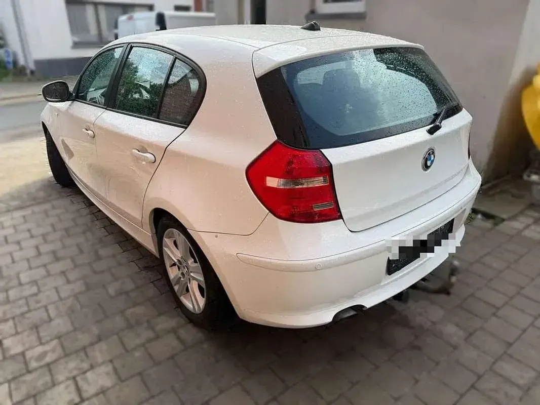 Usado BMW 116 116 CV (85 kW) 2011 Blanco Utilitario