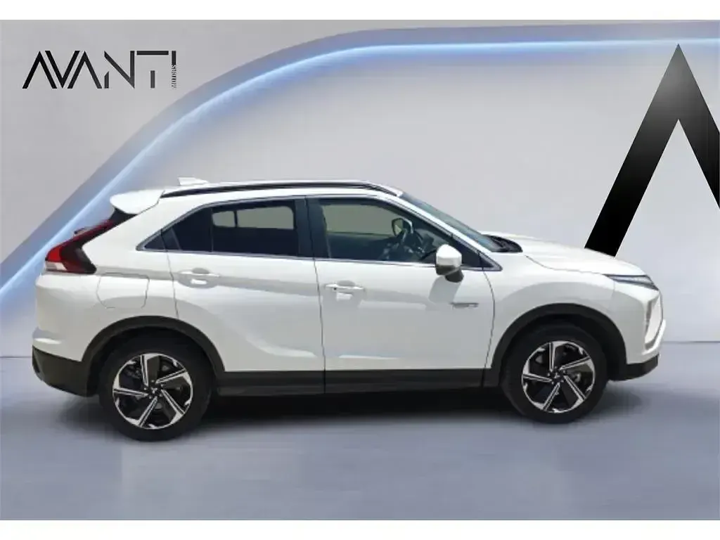 Usado Mitsubishi Eclipse Cross Motion 188 CV (138 kW) 2022 Blanco SUV