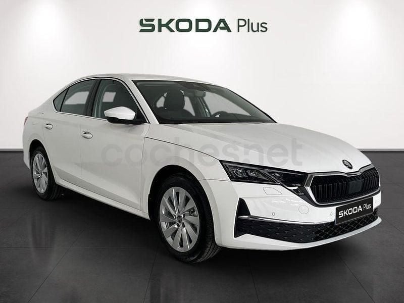 Usado Skoda Octavia Selection 150 CV (110 kW) 2025 Blanco Berlina