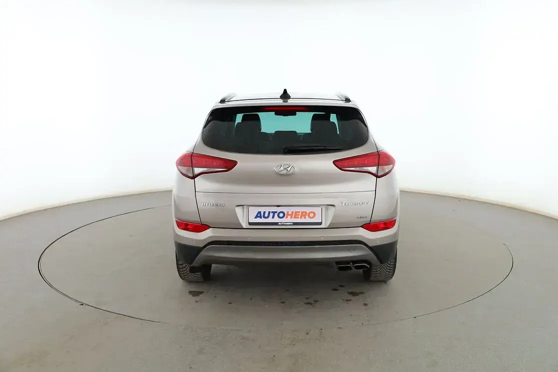 Usado Hyundai Tucson Style 177 CV (130 kW) 2016 Beige SUV