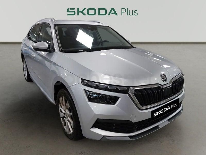 Usado Skoda Kamiq Style 150 CV (110 kW) 2022 Gris / plata SUV