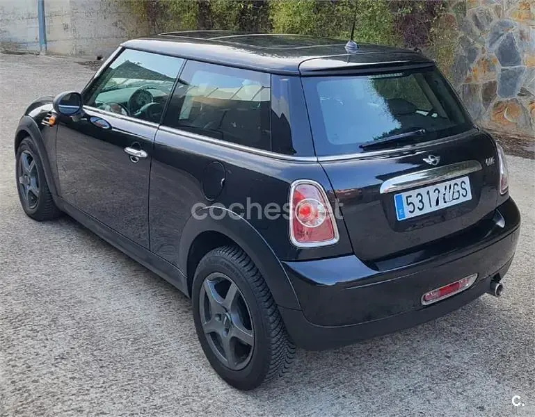 Usado Mini ONE 98 CV (72 kW) 2013 Negro Utilitario