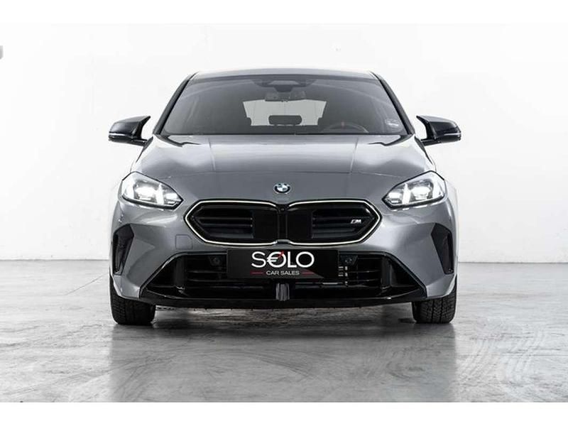 Usado BMW M135 Comfort Edition 300 CV (220 kW) 2025 Gris / plata Utilitario