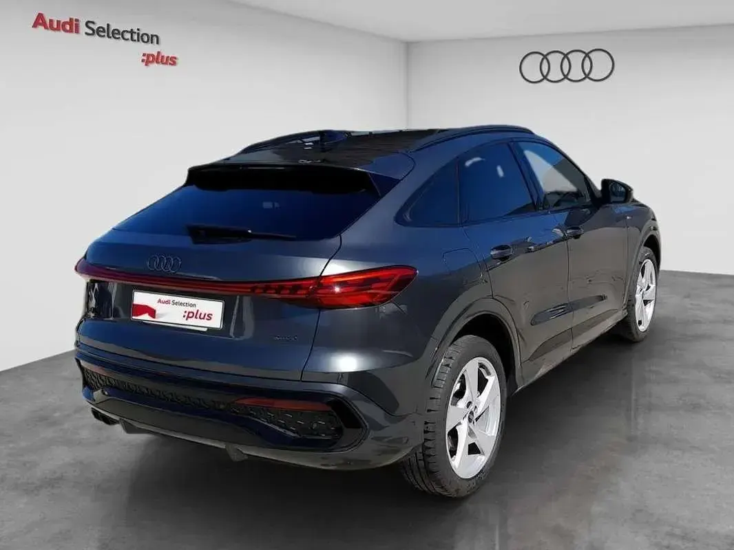 Usado Audi Q5 Sportback Ambiente 204 CV (150 kW) 2025 Gris / plata SUV