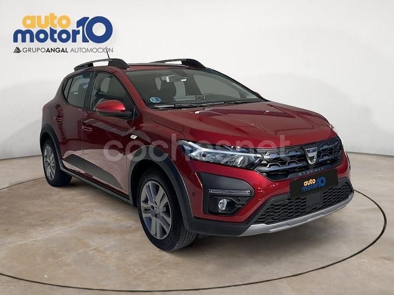 Usado Dacia Sandero Essentiel 101 CV (74 kW) 2021 Rojo Utilitario