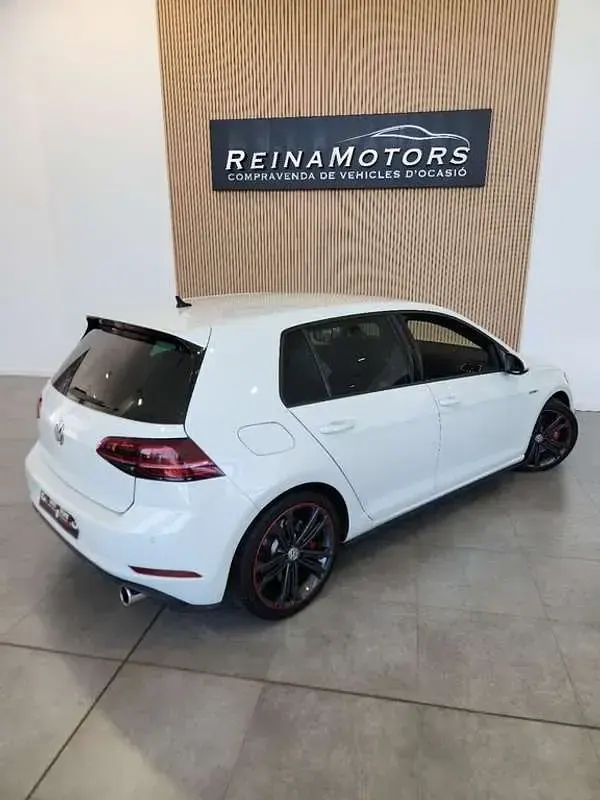 Usado VW Golf VIII GTI 245 CV (180 kW) 2020 Blanco Utilitario