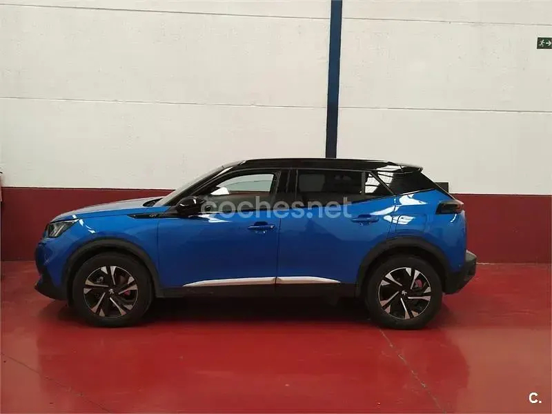 Usado Peugeot 2008 Allure 130 CV (95 kW) 2021 Azul SUV