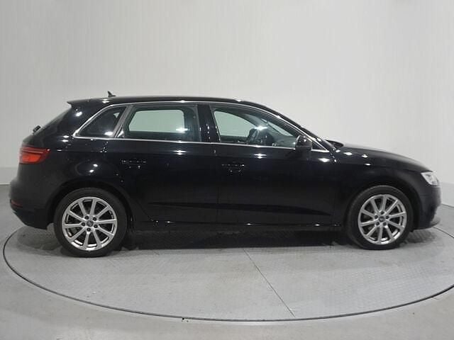 Usado Audi A3 Design 116 CV (85 kW) 2019 Negro Berlina