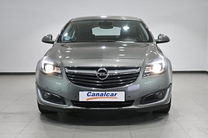 Usado Opel Insignia Selective 140 CV (102 kW) 2016 Gris Berlina