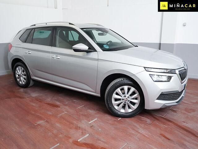 Usado Skoda Kamiq 110 CV (80 kW) 2022 Gris plata SUV