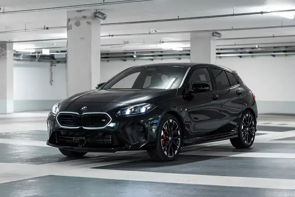Usado BMW M135 Comfort Edition 300 CV (220 kW) 2025 Negro Utilitario