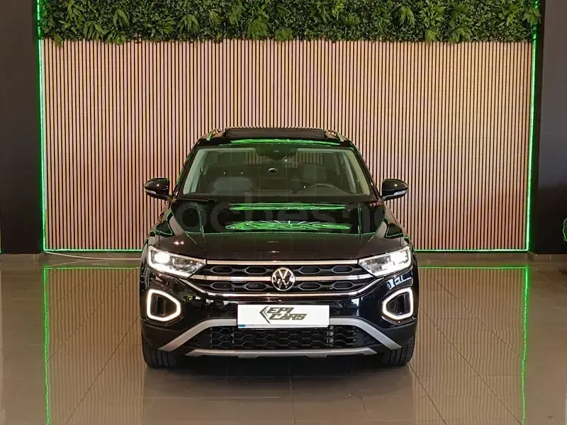 Usado VW T-Roc 150 CV (110 kW) 2024 Negro SUV