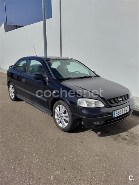 Usado Opel Astra Sport 100 CV (73 kW) 2002 Negro Berlina