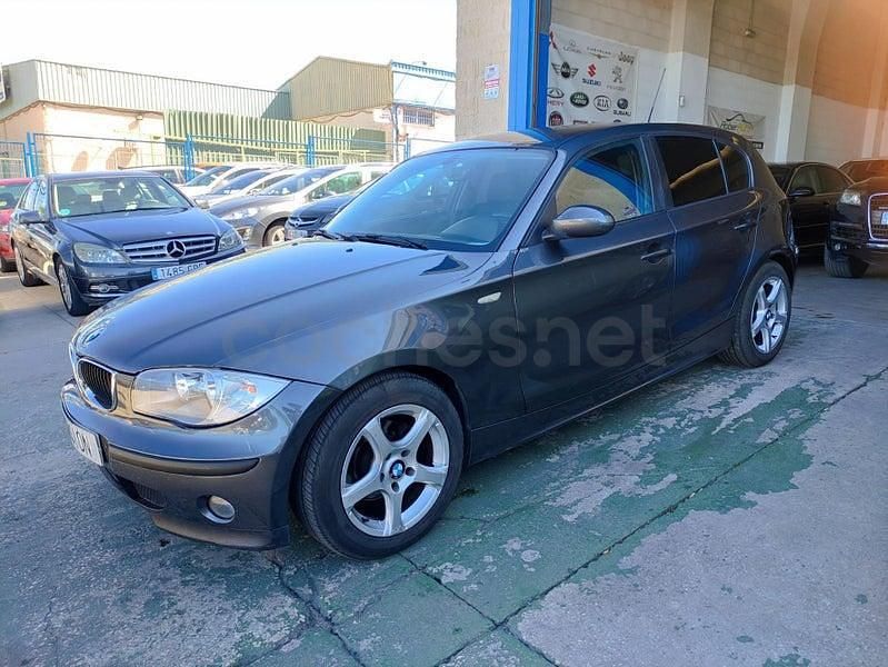 Usado BMW 118 143 CV (105 kW) 2007 Gris / plata Utilitario