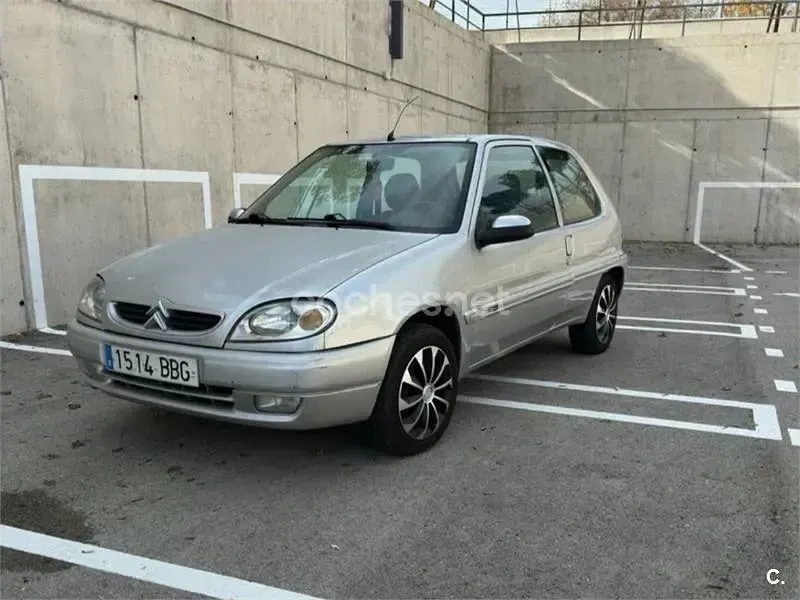 Usado Citroën Saxo 75 CV (55 kW) 2000 Gris / plata Utilitario