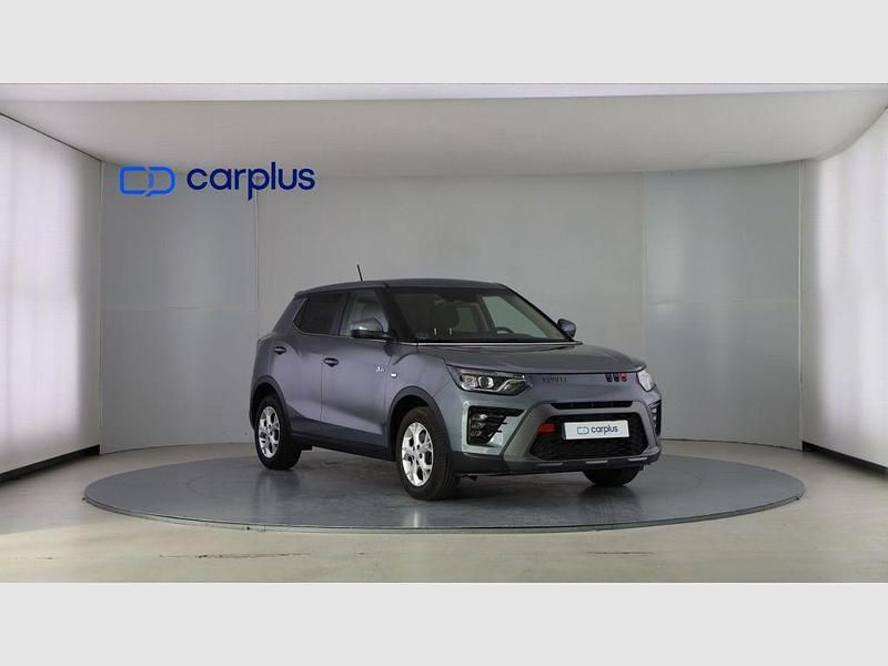 Usado Ssangyong (KGM) Tivoli 163 CV (119 kW) 2024 Grand white blanco metalizado