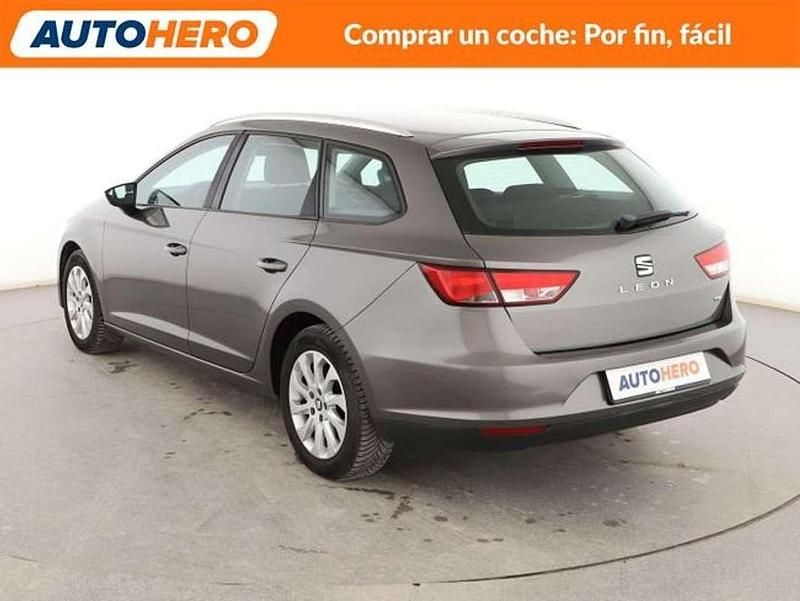 Usado Seat Leon Style 125 CV (91 kW) 2014 Gris Utilitario