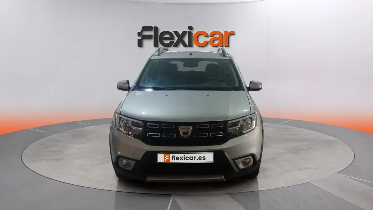 Usado Dacia Sandero Acces 75 CV (55 kW) 2019 Gris Berlina