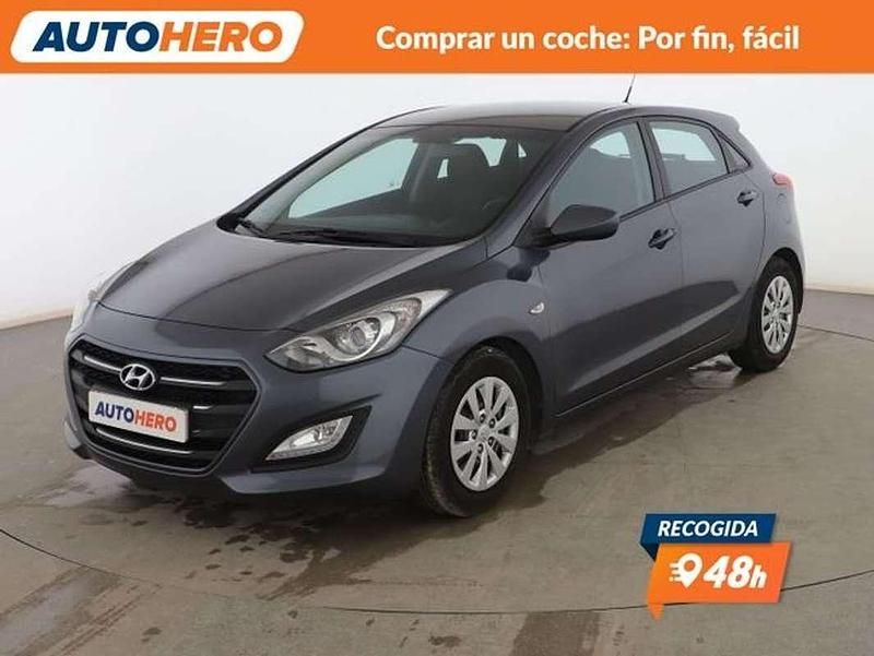 Gris Usado 2015 Hyundai i30 Berlina | 9399 € (Precio justo) - Imagen 1/3