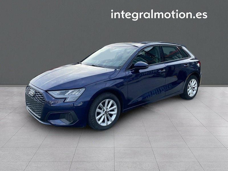 Usado Audi A3 Premium 115 CV (84 kW) 2021 Azul Berlina