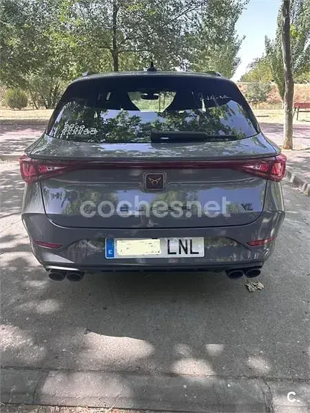 Usado Cupra Leon VZ 245 CV (180 kW) 2021 Gris / plata Familiar