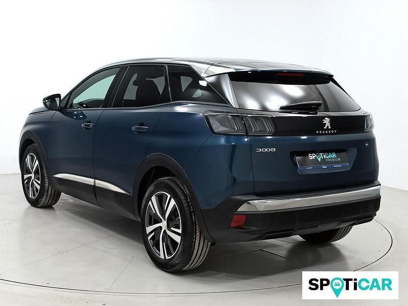 Usado Peugeot 3008 Allure 131 CV (96 kW) 2024 Azul SUV