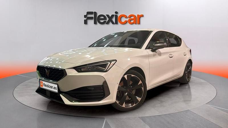 Usado Cupra Leon 190 CV (139 kW) 2024 Blanco Berlina