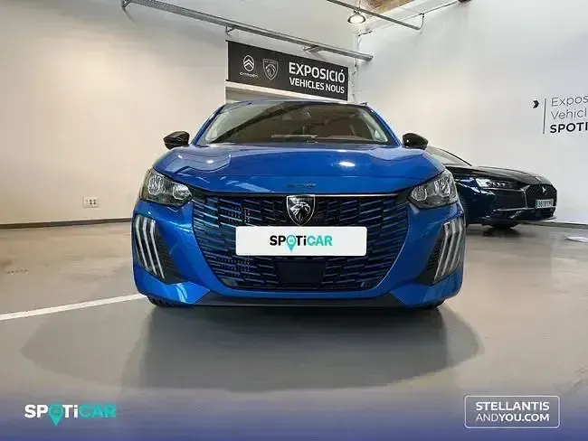 Usado Peugeot 208 Allure 100 CV (73 kW) 2025 Azul Utilitario