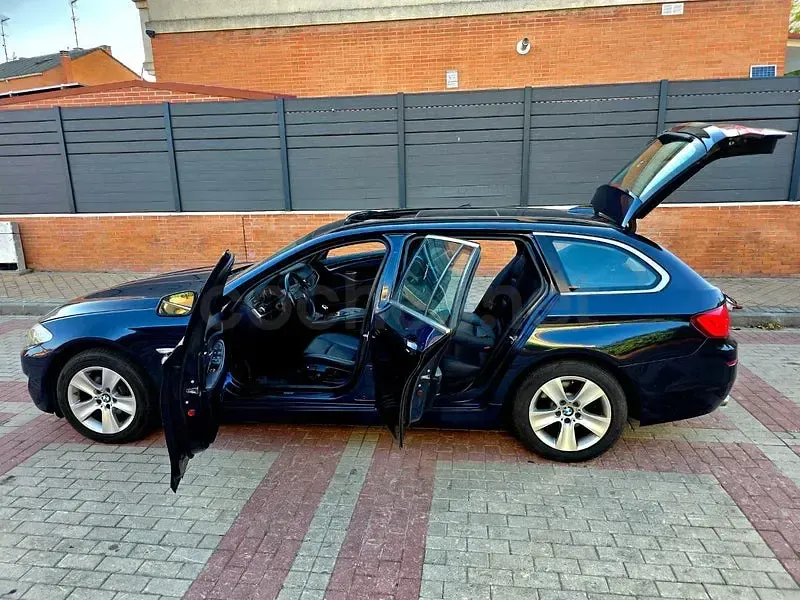 Usado BMW 530 245 CV (180 kW) 2011 Azul Familiar