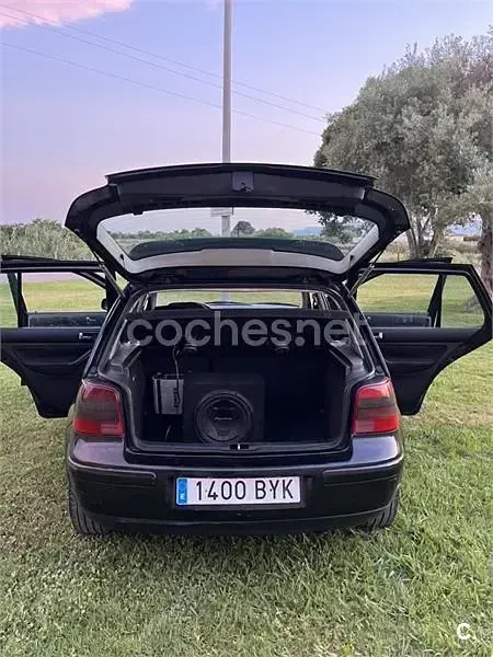 Usado VW Golf IV Conceptline 100 CV (73 kW) 2002 Negro Berlina