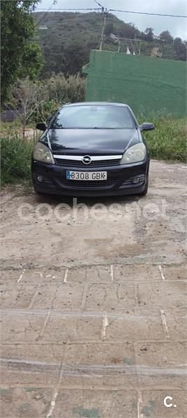 Usado Opel Astra GTC Cosmo 150 CV (110 kW) 2008 Negro Berlina