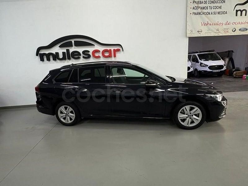 Usado VW Golf VIII Life 115 CV (84 kW) 2021 Negro Familiar